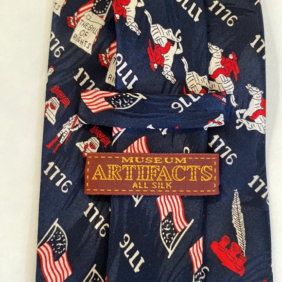 NWT Museum Artifacts All Silk Necktie “1776” - Rare - Picture 3 of 4